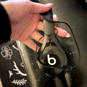 Beats headphones with wire